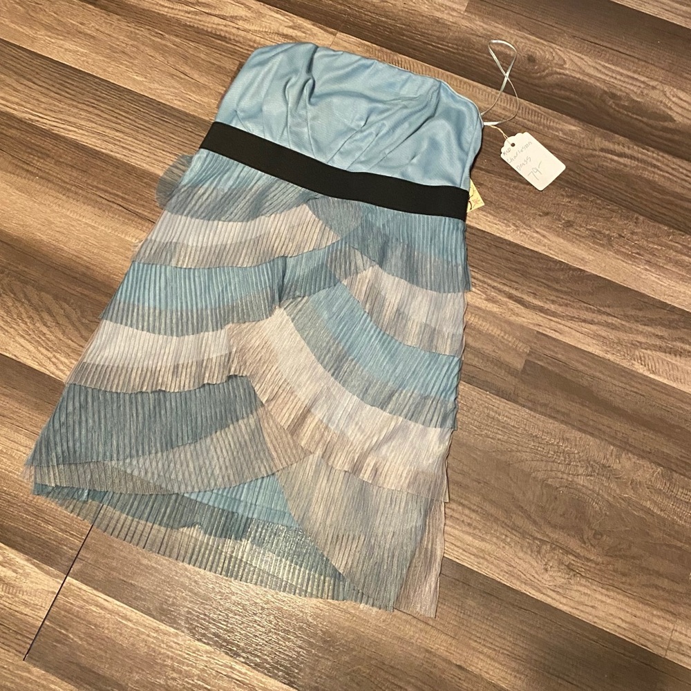 C. Luce blue strapless dress size M